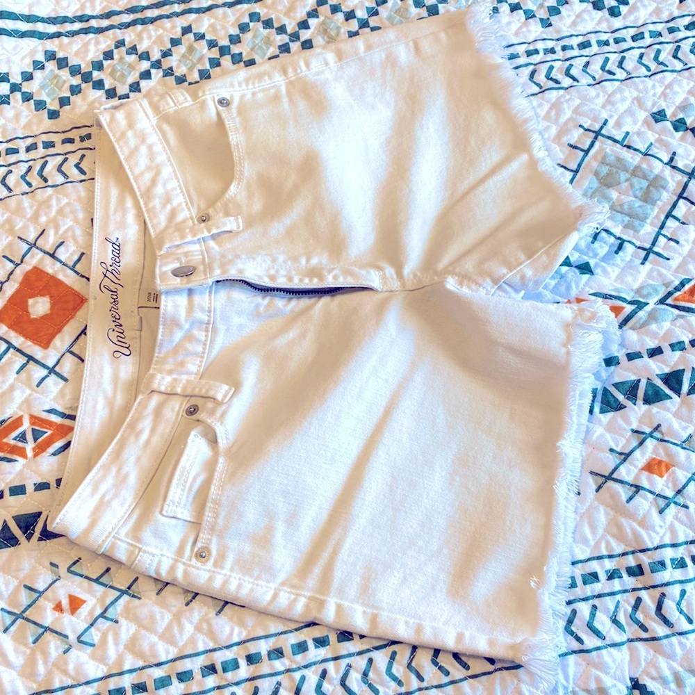 2 pairs Universal Threads size 2 (26) White woman’s denim shorts